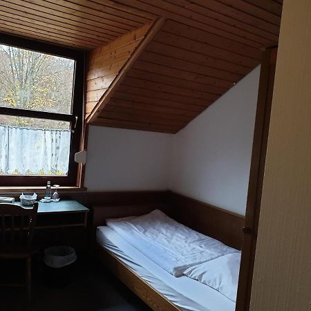 Autobahnraststatte Und Hotel Riedener Wald Ost Hausen  Экстерьер фото